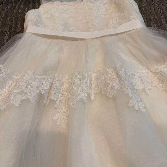 David’s Bridal Flower girl/ First Communion White Lace Dress Girls Size 5 - Picture 3 of 8